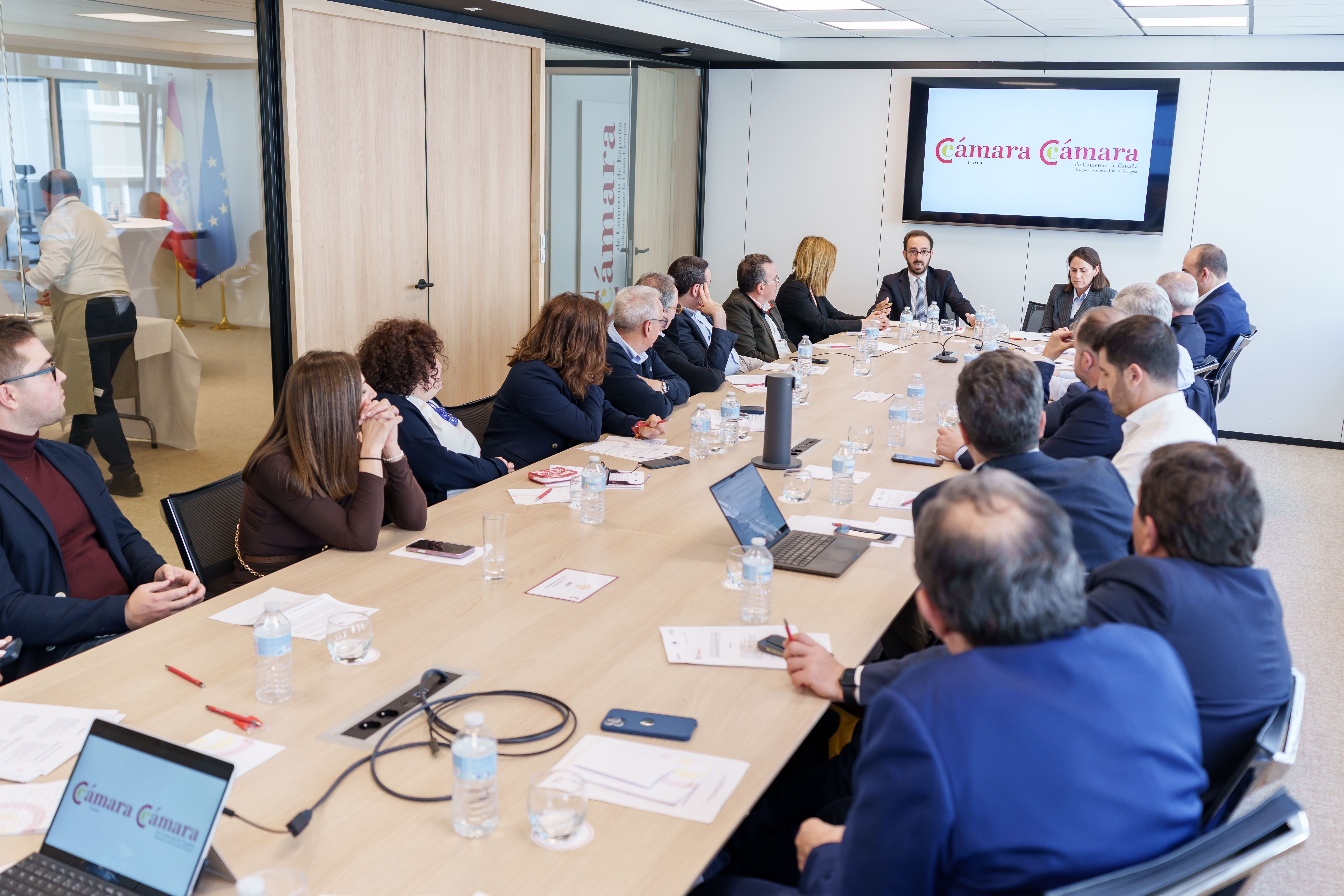 Mesa redonda con Jordi Llinares y Lucía Huertas