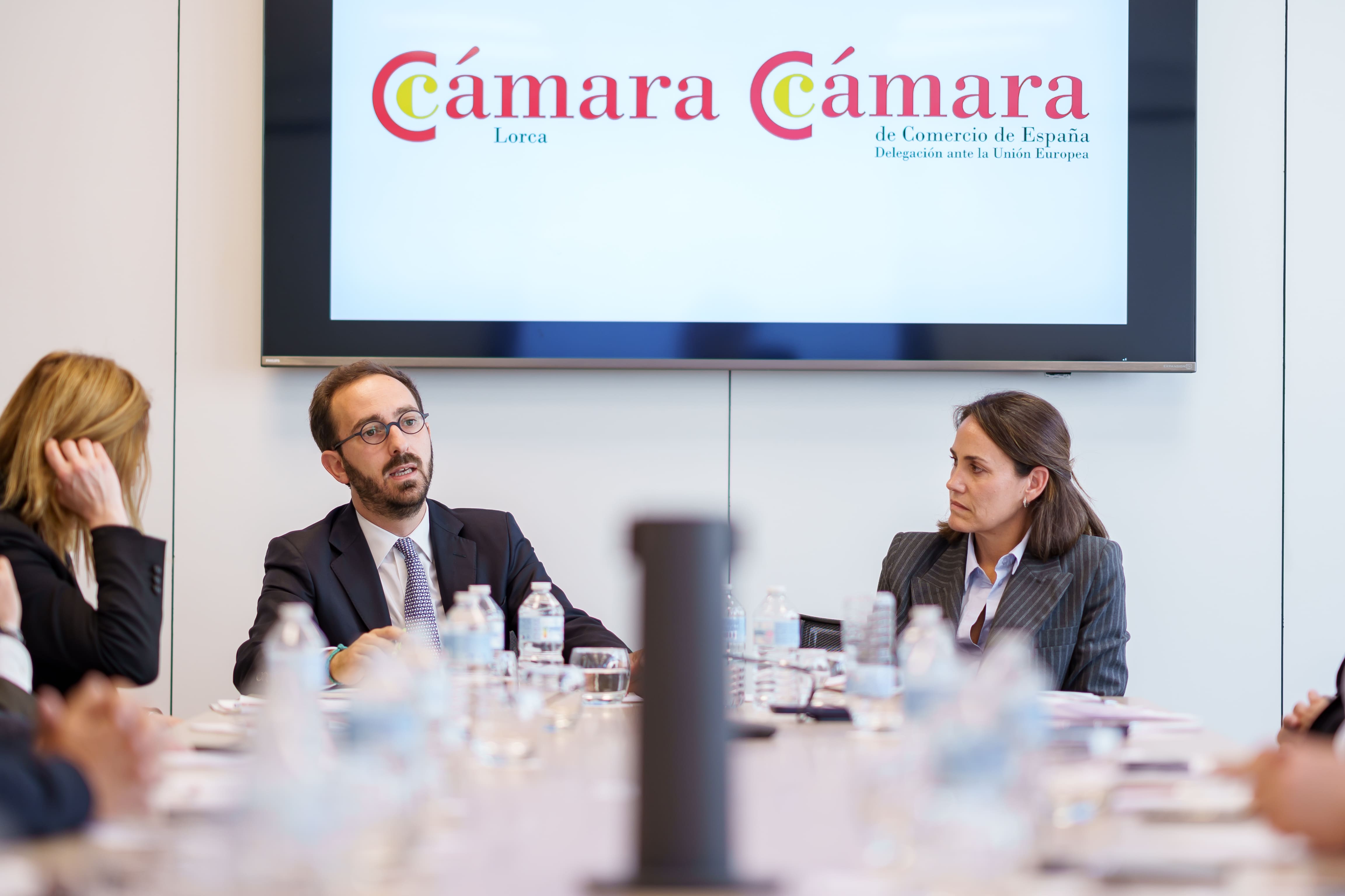 Mesa redonda con Jordi Llinares y Lucía Huertas